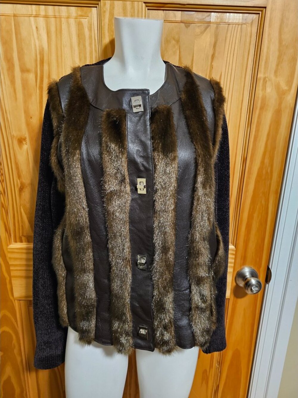 💙 61. Victoria Harbour Women's Size Small Real Leather Faux Fur Jacket